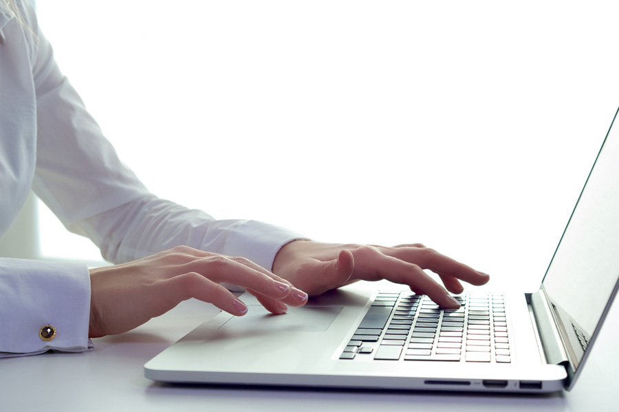 上海職務(wù)犯罪律師視角：江西一看守所“95后”輔警主動(dòng)投案的法律思考