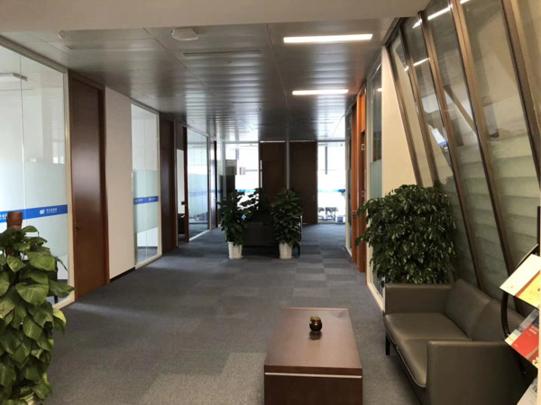 虹口區(qū)刑事律師為您解答關(guān)于構(gòu)成脫逃罪的要件包括什么？