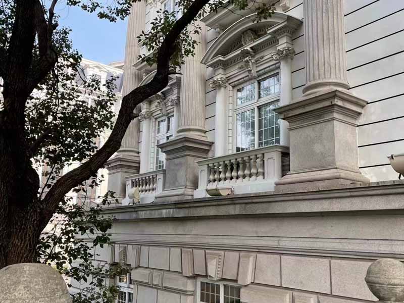 上海知名刑事律師講解的主題是關(guān)于：投降罪的構(gòu)成要件是什么？自首之罪如何定？