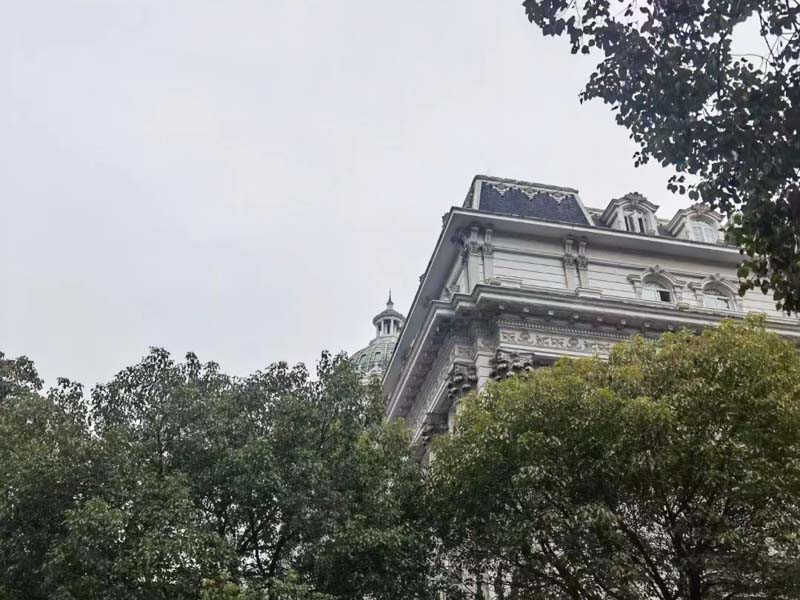 虹口刑事律師解讀濫用職權(quán)和玩忽職守罪的相關(guān)法律規(guī)定